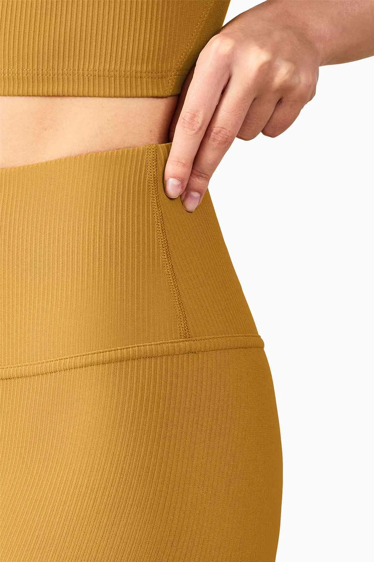 Ribbed Seamless Yoga Shorts