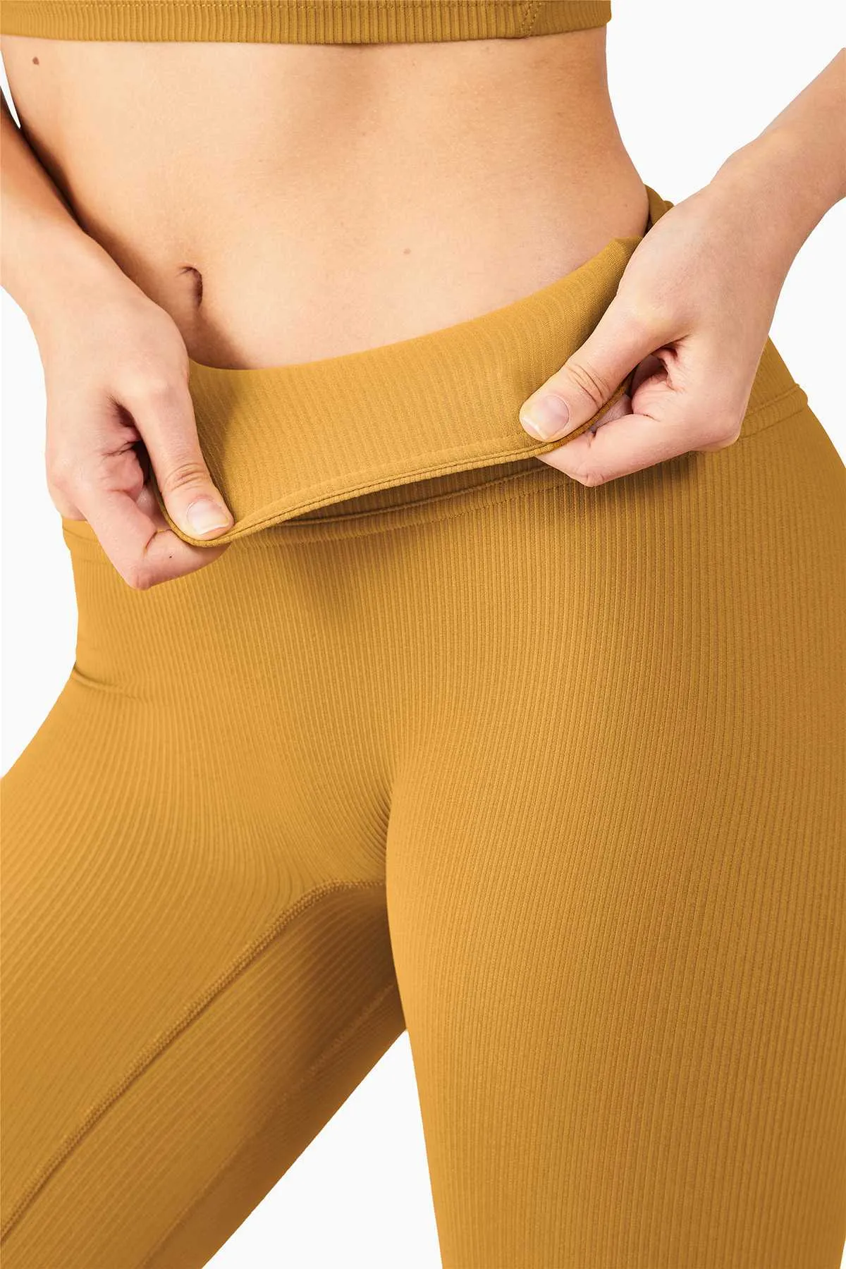 Ribbed Seamless Yoga Shorts